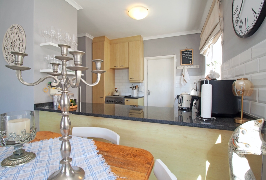 To Let 2 Bedroom Property for Rent in Capri Western Cape